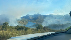 Medios del Infoex trabajan en la extinci&oacute;n de un incendio forestal de nivel 1 en Ca&ntilde;amero (C&aacute;ceres)