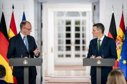 Merz le dice a S&aacute;nchez que hay que invertir m&aacute;s en rearmarse