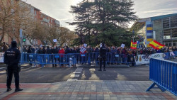 Miembros de Asaja, Coag y Upa, han recibido con pitos al presidente S&aacute;nchez