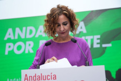 Montero defiende que el rescate de Air Europa fue "impoluto" cuando est&aacute; saliendo mierda y corrupci&oacute;n en el entorno de S&aacute;nchez