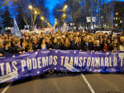 Montero, entre c&aacute;nticos de `Irene, Irene`, insta a "acuerparse": "Somos m&aacute;s y no vamos a dar un paso atr&aacute;s"