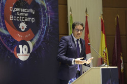 &Oacute;scar L&oacute;pez reitera el apoyo espa&ntilde;ol a Ucrania y aboga por actualizar el manual de defensa y relaciones internacionales
