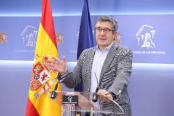 Patxi L&oacute;pez considera una "verg&uuml;enza" el procesamiento "sin pruebas" del fiscal general y exige explicaciones al juez