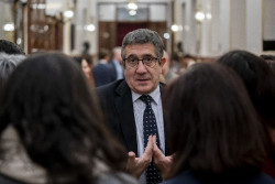 Patxi L&oacute;pez dice  que ir a comer en una marisquer&iacute;a Abalos con su asesor no es un delito