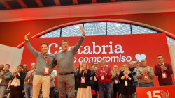  Patxi L&oacute;pez llega a Cantabria a meterse con  Feij&oacute;o 