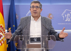 Patxi L&oacute;pez sigue la pol&iacute;tica de amedrantar a los jueces