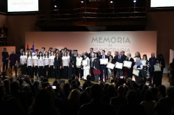 Pedro S&aacute;nchez preside un homenaje a las v&iacute;ctimas de la dictadura con un reconocimiento especial a Consuelo Berges