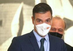 Pedro S&aacute;nchez, recibido por Mario Draghi como al resto de los lideres a su llegada al G20 en Roma