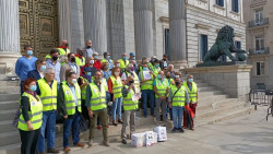 Pensionistas en el Congreso exigen auditar la Seguridad Social para comprobar la "deuda hist&oacute;rica" del Estado