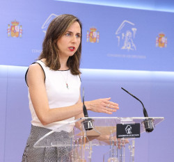 Podemos reclama m&aacute;s explicaciones al PSOE ante el caso Leire D&iacute;ez: "Parece que tiene la mitad de la pierna en el barro"