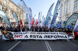 Polic&iacute;as y guardias civiles se manifiestan en Madrid por la `ley mordaza`: "Har&aacute; de Espa&ntilde;a un pa&iacute;s m&aacute;s inseguro"