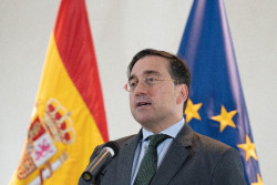 Posible avalancha de enchufados a  embajadas y consulados, 460 puestos m&aacute;s, con el cuento de la Memoria Democr&aacute;tica y el voto exterior