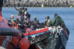 PP acusa al Gobierno en el Senado de "descontrol" migratorio y el PSOE no  propone medidas 