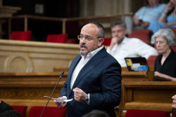 PP catal&aacute;n plantea hacer presidente a Illa si el PSOE garantiza la investidura de Feij&oacute;o