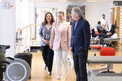 Prohens destaca al H. Sant Joan de D&eacute;u como "ejemplo de innovaci&oacute;n y dedicaci&oacute;n" del sistema sanitario p&uacute;blico