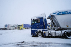 Prohibida la circulaci&oacute;n de camiones en la A-67 en el l&iacute;mite con Palencia por la nieve