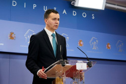 PSOE buscando apoyos para aprobar la reforma laboral se ofrece Cs  que sirve para un roto como para un descosido