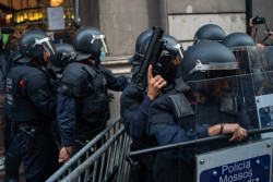 PSOE y Podemos ultiman negociaciones para derogar la Ley de Seguridad Ciudadana y poner otra m&aacute;s favorable al delincuente
