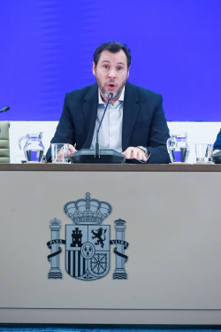 Puente sigue dando explicaciones vacuas que da&ntilde;an a los familiares de las victimas