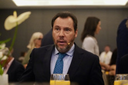 Puente ve "preocupante" y "decepcionante" la actitud de Podemos y les insta al entendimiento: "Es un socio necesario"