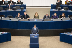 Puigdemont dice que los catalanes (independentistas) tienen alergia a los Reyes