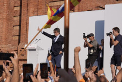Puigdemont: "He venido aqu&iacute; para recordarles que a&uacute;n estamos aqu&iacute;"