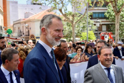 Que el Rey Felipe VI vaya a  Abu Dabi y sea incapaz de ver a su padre cinco minutos deja muy poco como hijo, sea lo que haya sido su padre