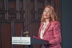 Raquel S&aacute;nchez despu&eacute;s de las justificaciones que no se cree nadie dice que los futuros trenes   las m&aacute;ximas prestaciones" para Cantabria y Asturias