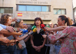 Redondo admite un "error t&eacute;cnico" en la ley de Paridad que permite despedir por adaptaci&oacute;n de jornada