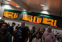 Renfe avanza cortes en el servicio el pr&oacute;ximo fin de semana para retirar el tren descarrilado