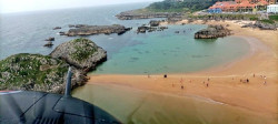 Rescatado en helic&oacute;ptero un joven de 17 a&ntilde;os con luxaci&oacute;n de hombro en la playa de Ris
