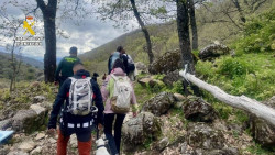 Rescatan en buen estado de salud a cuatro senderistas que se desorientaron en la Garganta de los Infiernos