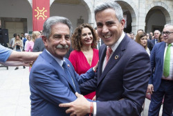 REVILLA  asegura que el l&aacute;baro "no se va a retirar" porque es "absolutamente legal"