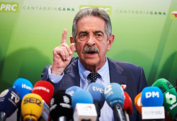 Revilla no cierra la puerta a presentarse a la reelecci&oacute;n