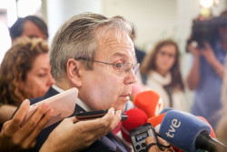 Revilla ve "infumable" el fichaje de Carmona en Iberdrola: "No s&eacute; si entiende el recibo de la luz"