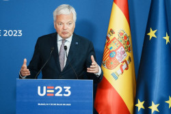 Reynders  espera an&aacute;lisis jur&iacute;dico para valorar la Ley de amnist&iacute;a