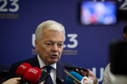Reynders est&aacute; "muy atento" a las enmiendas sobre terrorismo en la ley de amnist&iacute;a