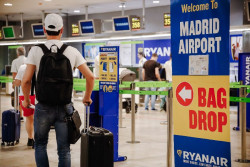 Ryanair multar&aacute; con 500 euros a los pasajeros expulsados del vuelo por mal comportamiento