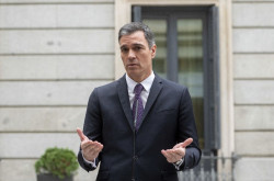 S&aacute;nchez acusa al PP y Vox de provocar un "complot burdo" con TC para "amordazar" al Parlamento