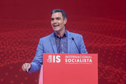 S&aacute;nchez afirma que Espa&ntilde;a estar&aacute; con Ucrania por la invasi&oacute;n de Putin pero no env&iacute;a armas para que el pueblo pueda defenderse