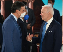 S&aacute;nchez busca tener  con Biden m&aacute;s de treinta segundos como hace un a&ntilde;o en un pasillo