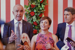 S&aacute;nchez -cabreado- por tener que haber recibido la ayuda del PP en el affaire" del `s&oacute;lo s&iacute; es s&iacute;`