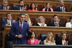 S&aacute;nchez cancela su agenda p&uacute;blica para reflexionar sobre su continuidad en el Gobierno tras la investigaci&oacute;n a su esposa