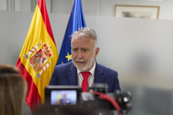 Sanchez cede la competencia de inmigraci&oacute;n a Catalu&ntilde;a y luego manda decir que no podr&aacute; rechazar inmigrantes menores