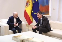 S&aacute;nchez confirma al BNG que el aumento del gasto militar "probablemente" no se votar&aacute; en el Congreso