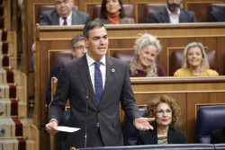S&aacute;nchez defiende su pol&iacute;tica migratoria de "puertas abiertas a todos los migrantes  y dice que el "problema" son los gobiernos auton&oacute;micos de PP y Vox