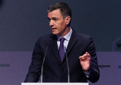S&aacute;nchez desesperado propone un debate cara a cara con Feij&oacute;o cada lunes hasta el 23J 