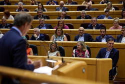 S&aacute;nchez dice que a Feij&oacute;o le pusieron las grandes energ&eacute;ticas y el l&iacute;der del PP responde: es un insulto a la democracia