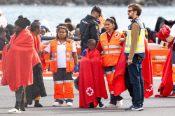 Sanchez env&iacute;a  el segundo traslado a Pen&iacute;nsula de menores migrantes, cinco malienses
