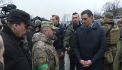 S&aacute;nchez, ha podido ver   "las atrocidades de la guerra de Putin" y anuncia el env&iacute;o de un gran cargamento de armas por mar sin permiso de los comunistas de su gobierno